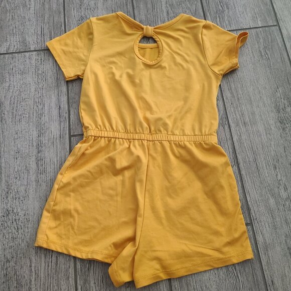 🏷 3/$15 or 5/$20 Btween girls Yellow Unicorn Romper with Floral Crown - Size 5 - Picture 7 of 9